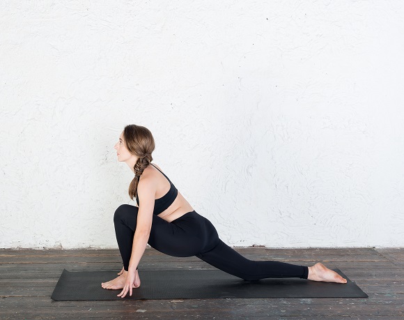 Sun-Salutation Step 4 Sun-Salutation Step 4