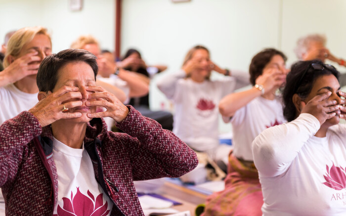 Yoga classes for beginner female students