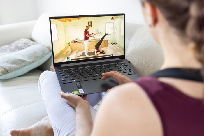A yoga practitioner received post-training support online A yoga practitioner received post-training support online