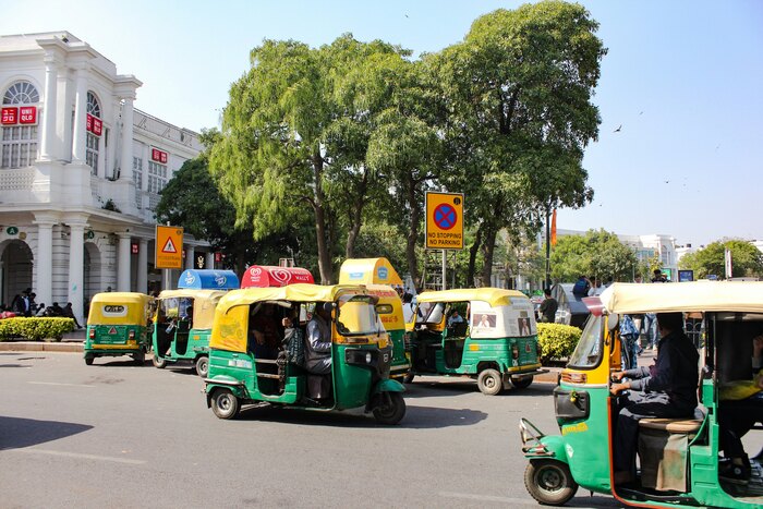 Commuters in Delhi Commuters in Delhi